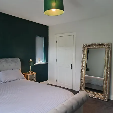 ホームステイ Mullens Lane レタケニー